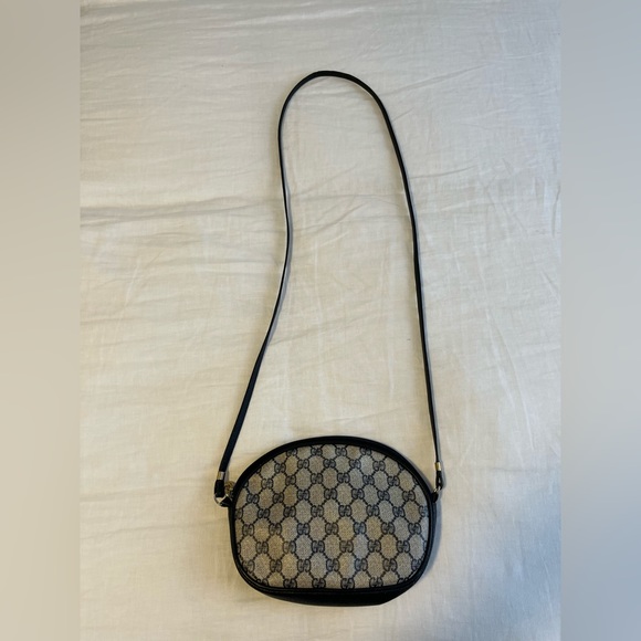 Vintage Gucci Navy Crossbody - Picture 4 of 5